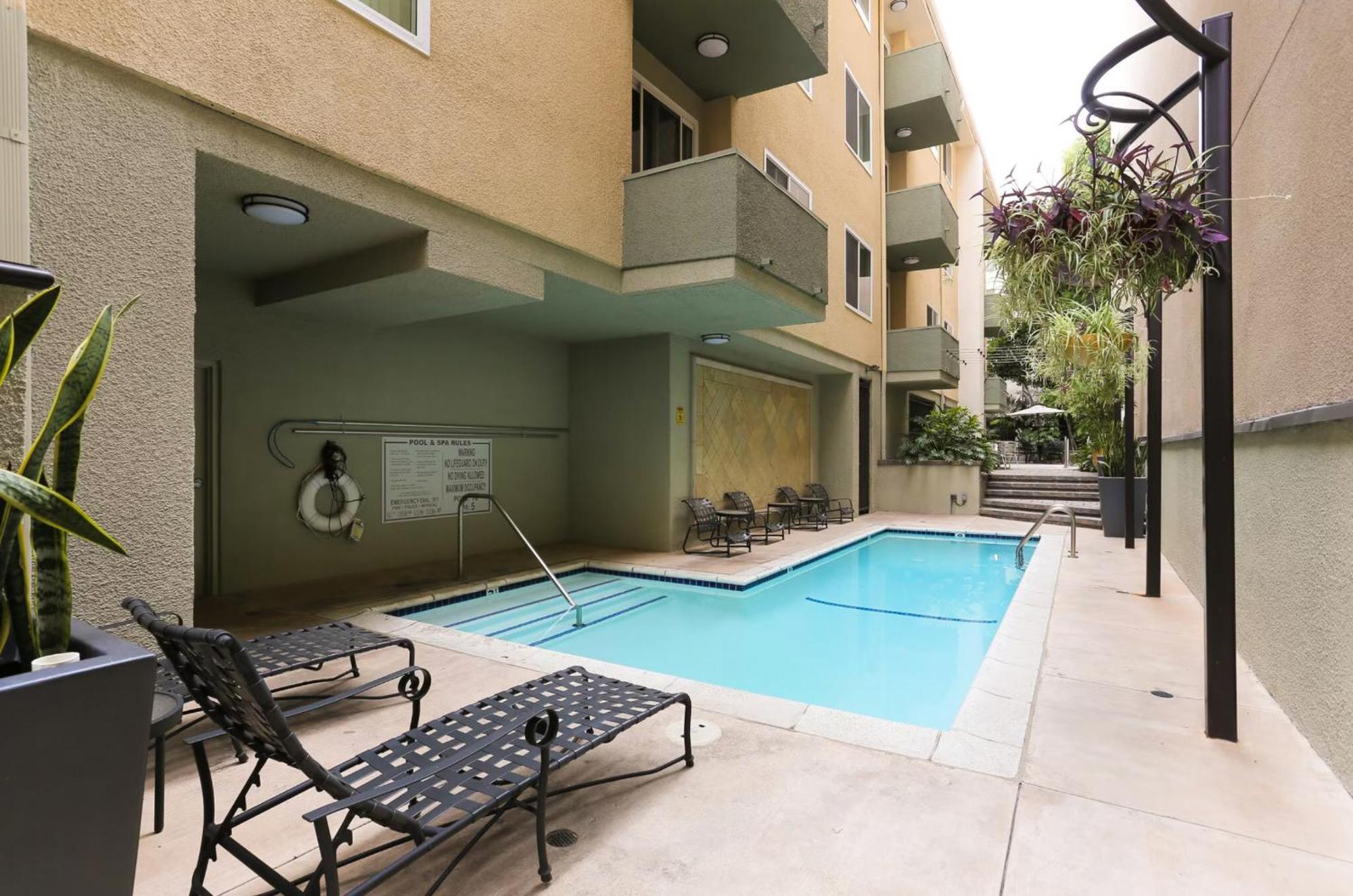 Beverly Hills 2 Bed 2 Bath Penthouse With Den And Parking 414 Los Angeles Exterior foto
